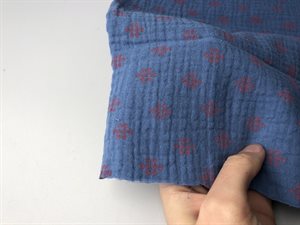 Gauze - florlet dobbelt gauze i lækker blå med mauve motiver